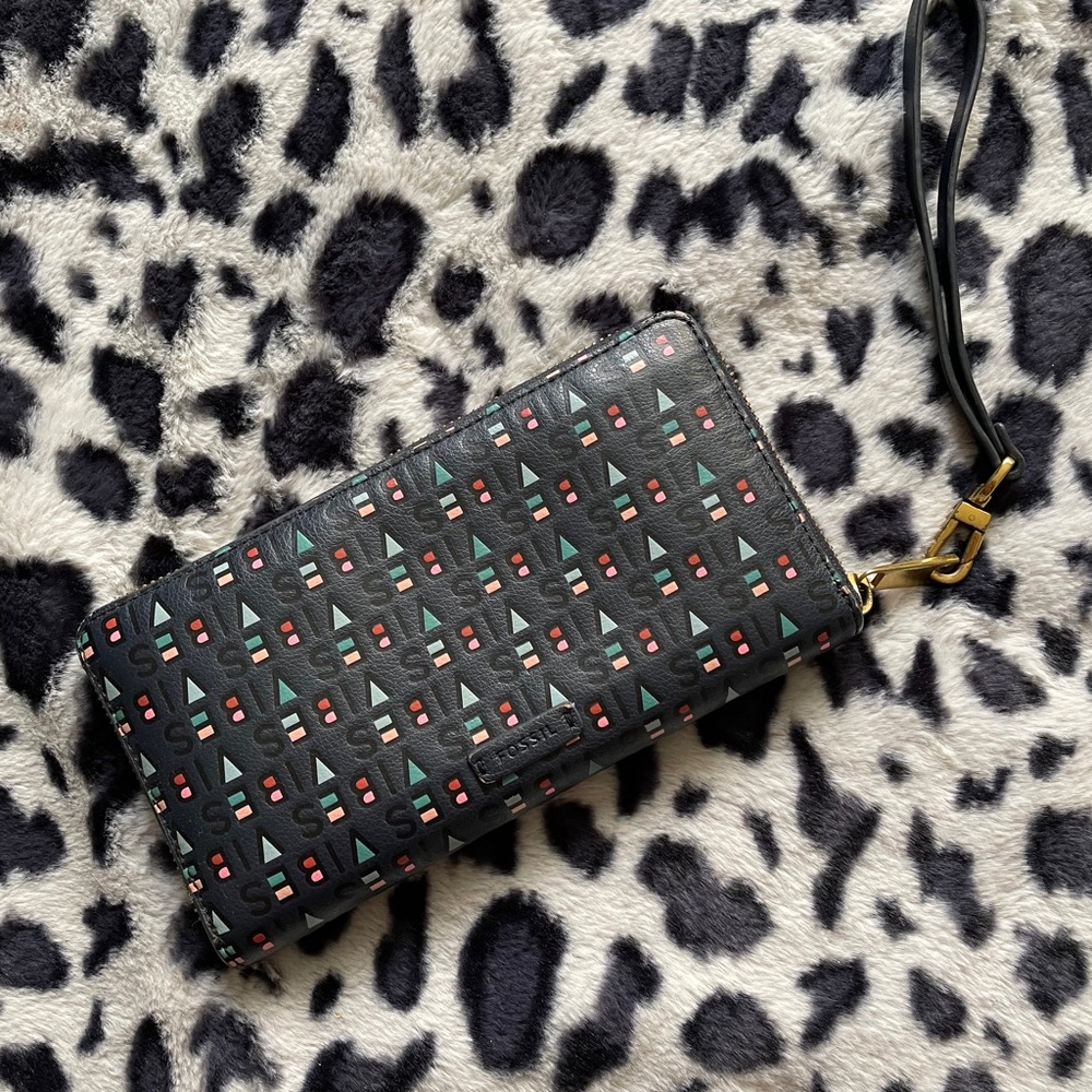 Fossil wristlet